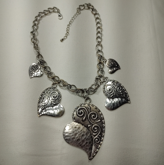 Hearts Statement Necklace - Picture 4 of 7